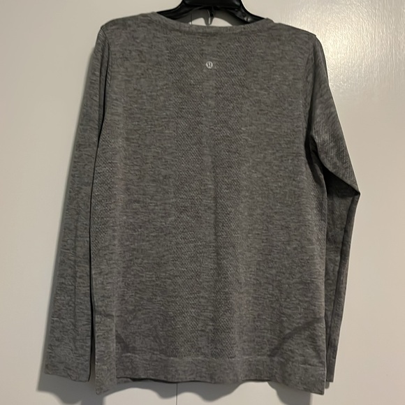 Lululemon Swiftly relaxed LS size 10 Like New - Picture 4 of 7